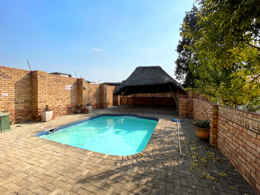 2 Bedroom Property for Sale in Bedfordview Gauteng