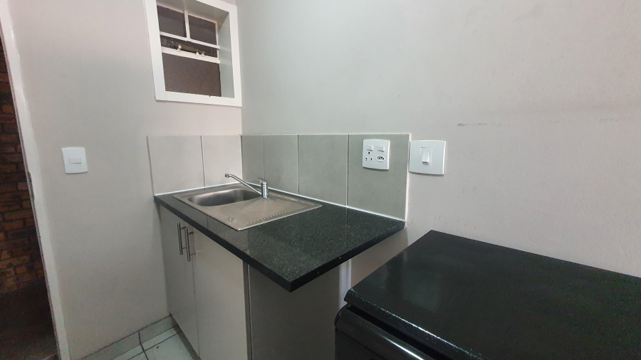 To Let 2 Bedroom Property for Rent in South Hills Gauteng