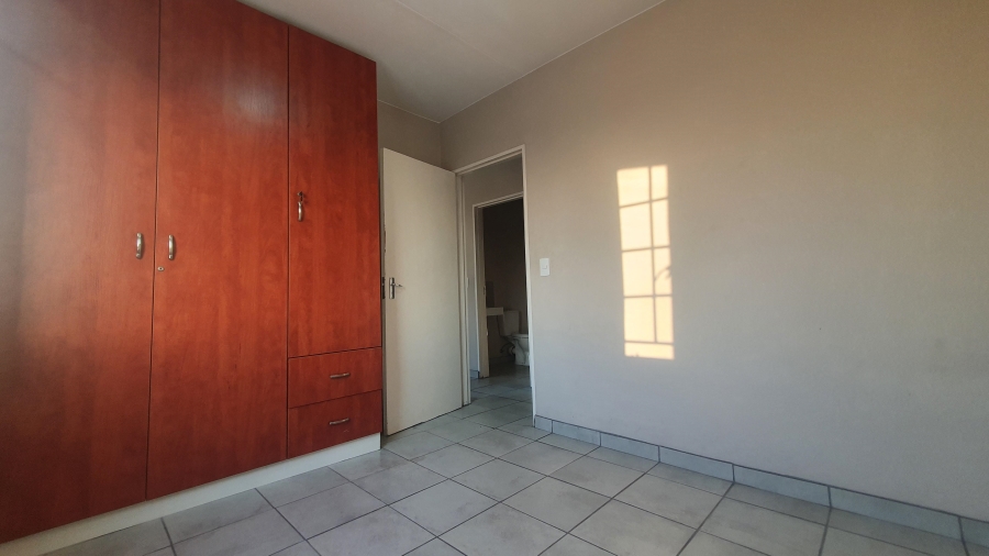 To Let 2 Bedroom Property for Rent in South Hills Gauteng