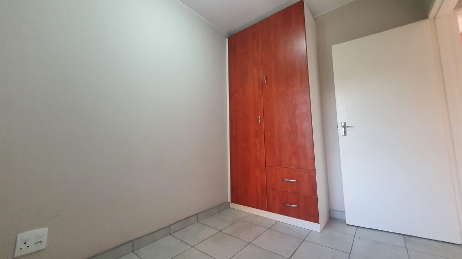 To Let 2 Bedroom Property for Rent in South Hills Gauteng