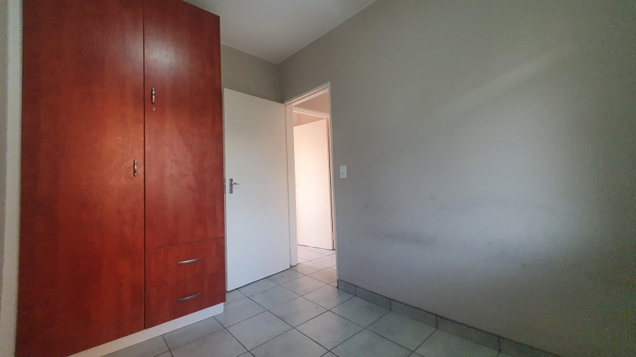 To Let 2 Bedroom Property for Rent in South Hills Gauteng