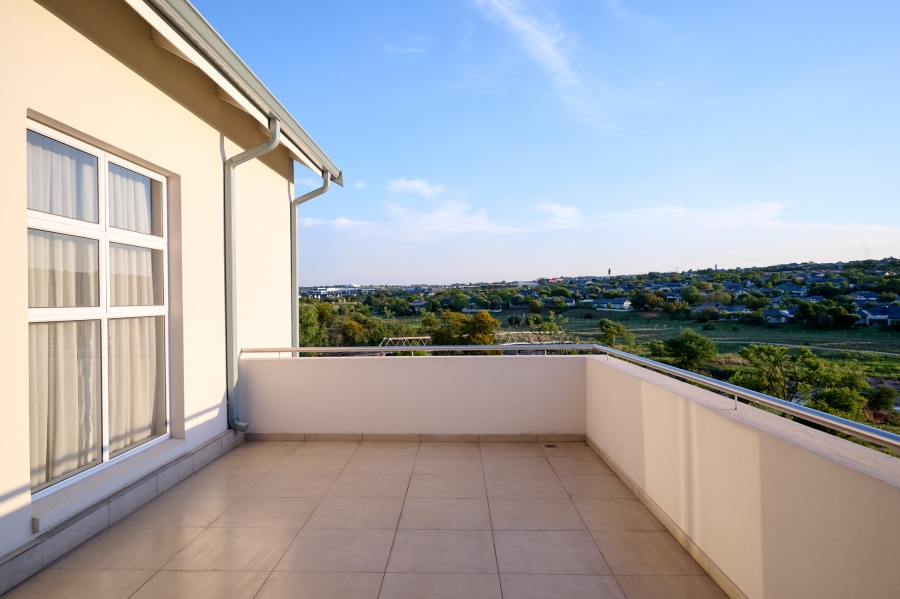 3 Bedroom Property for Sale in Waterfall Country Village Gauteng