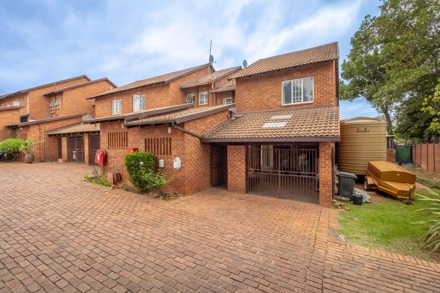 3 Bedroom Property for Sale in Fairland Gauteng