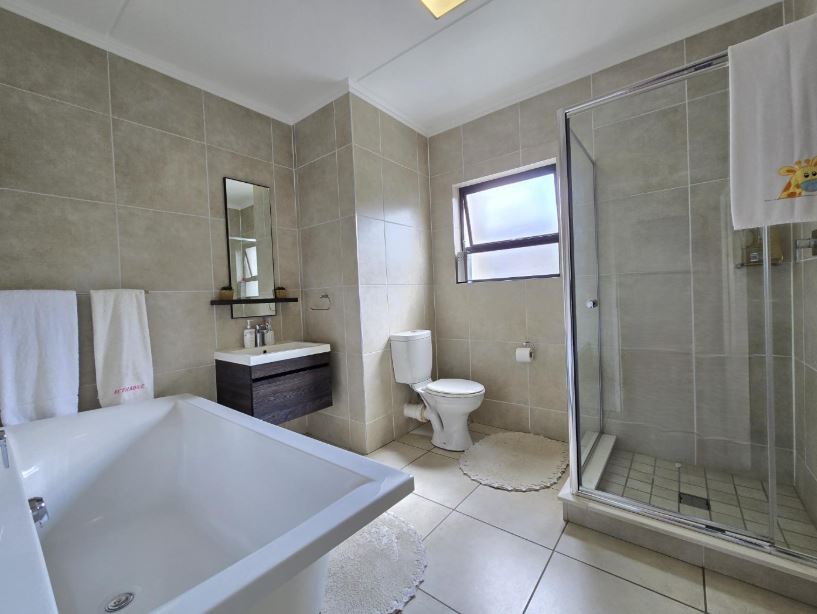 3 Bedroom Property for Sale in Oakdene Gauteng