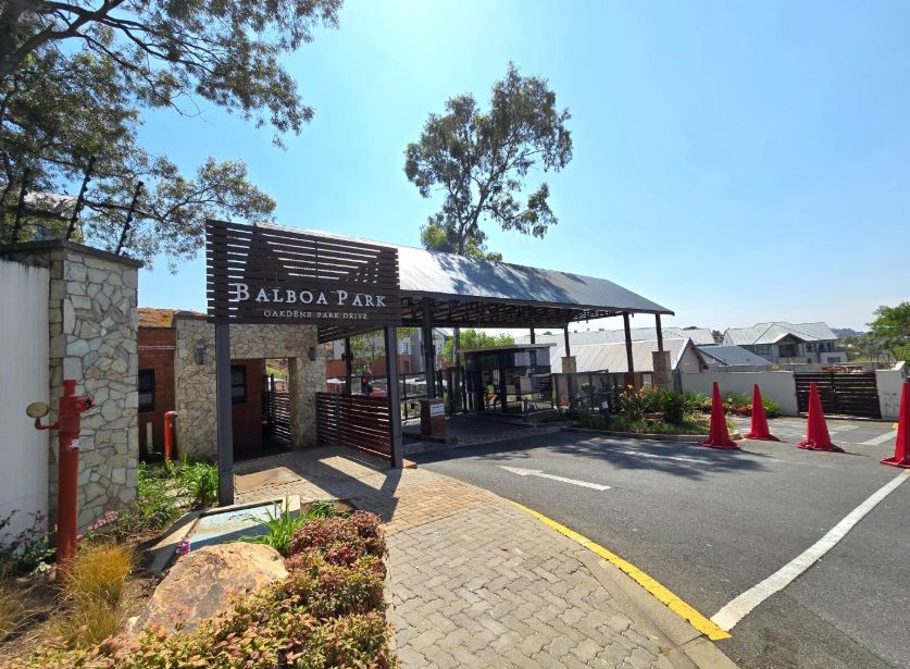 3 Bedroom Property for Sale in Oakdene Gauteng