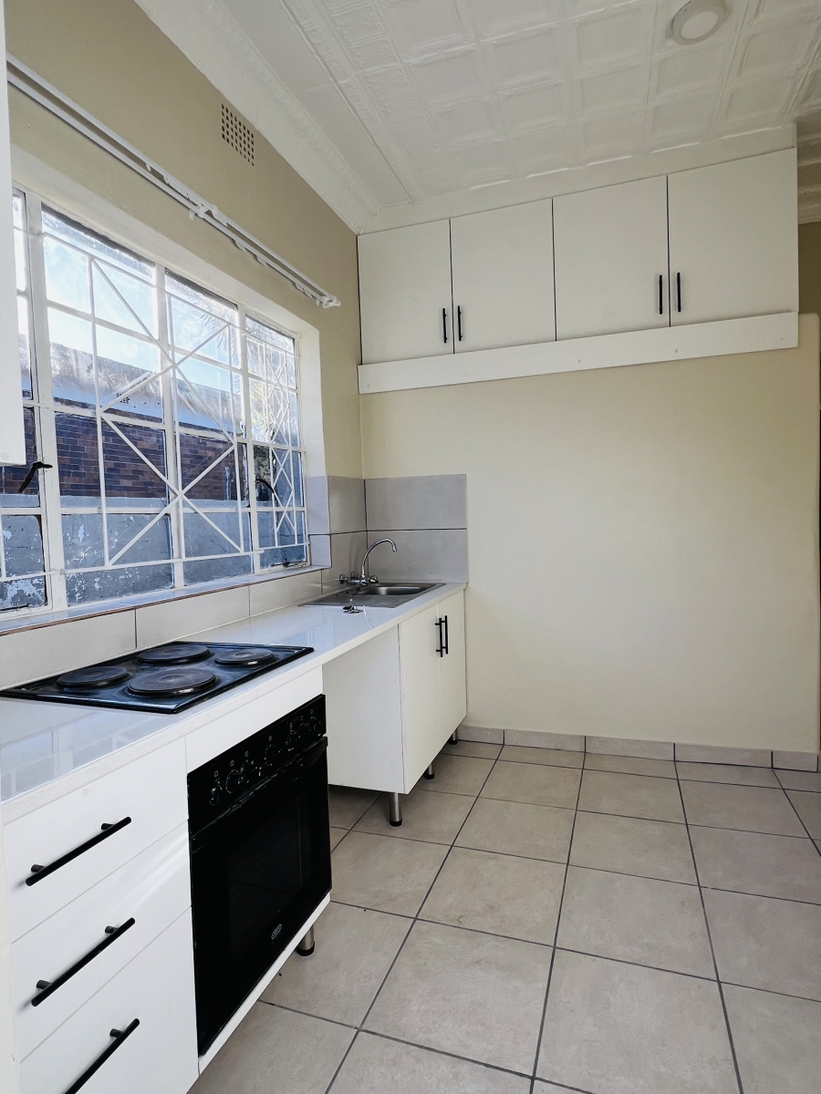 To Let 1 Bedroom Property for Rent in Newlands Gauteng