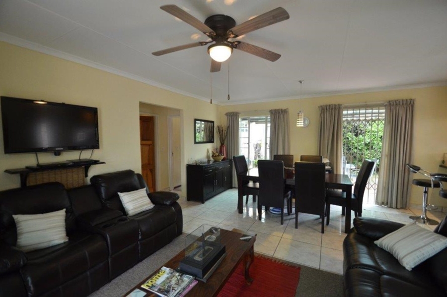2 Bedroom Property for Sale in Bromhof Gauteng