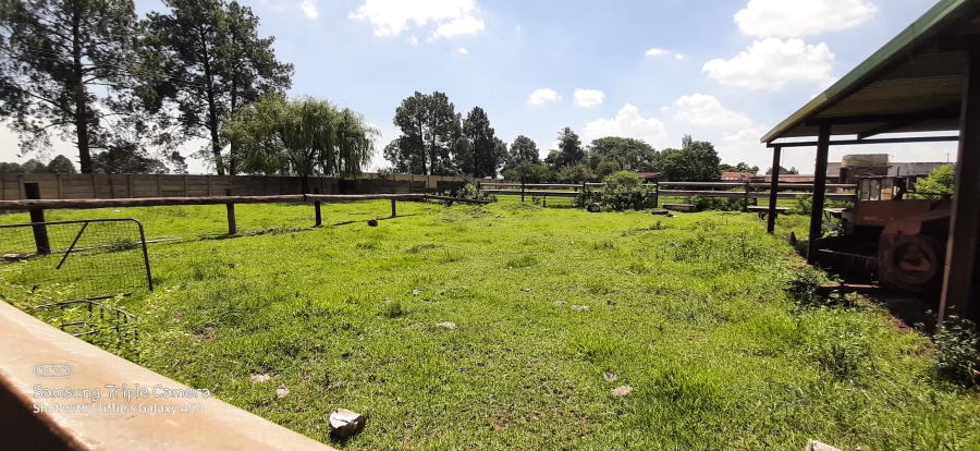 4 Bedroom Property for Sale in Mapleton A H Gauteng