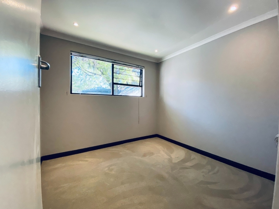 2 Bedroom Property for Sale in Douglasdale Gauteng