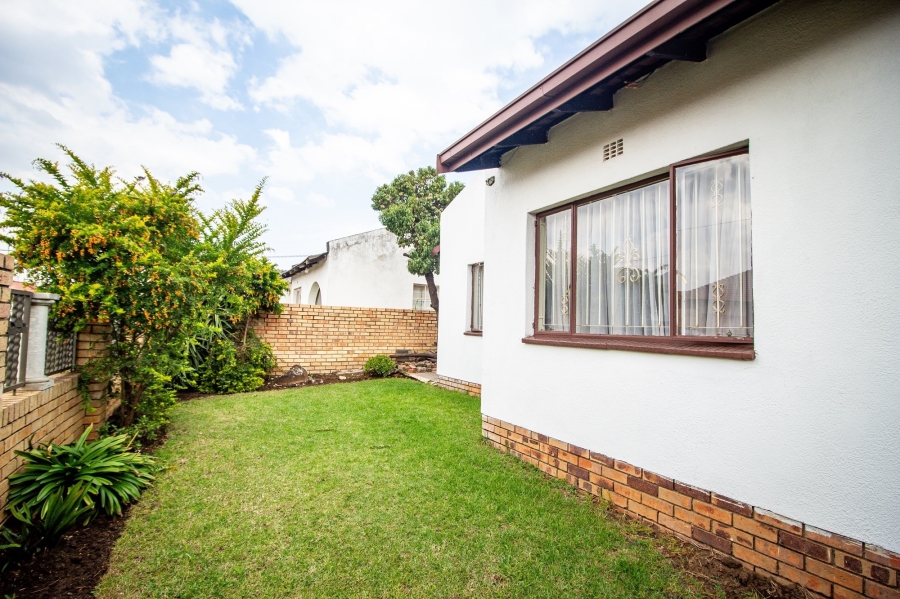 4 Bedroom Property for Sale in Moroka Gauteng