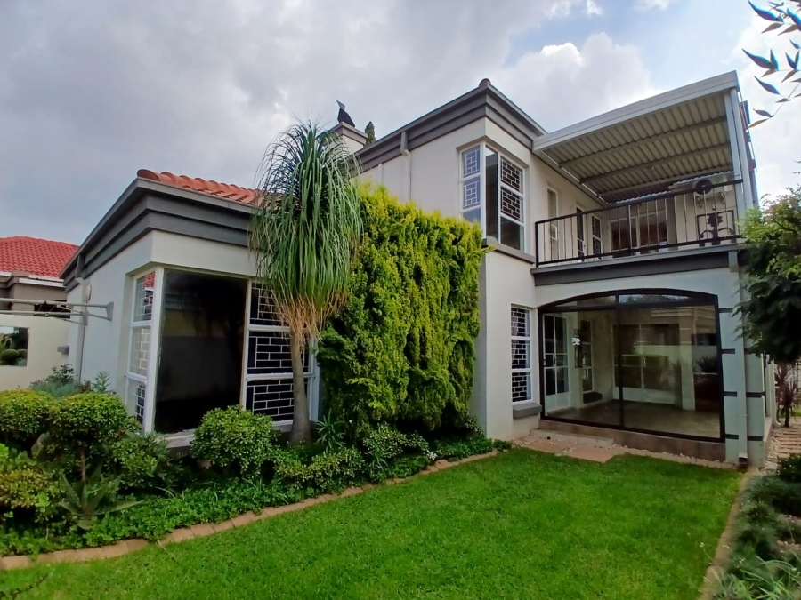 4 Bedroom Property for Sale in Glen Marais Gauteng