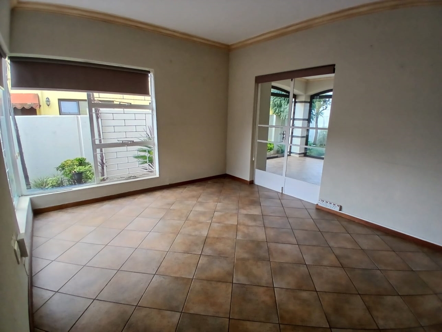 4 Bedroom Property for Sale in Glen Marais Gauteng