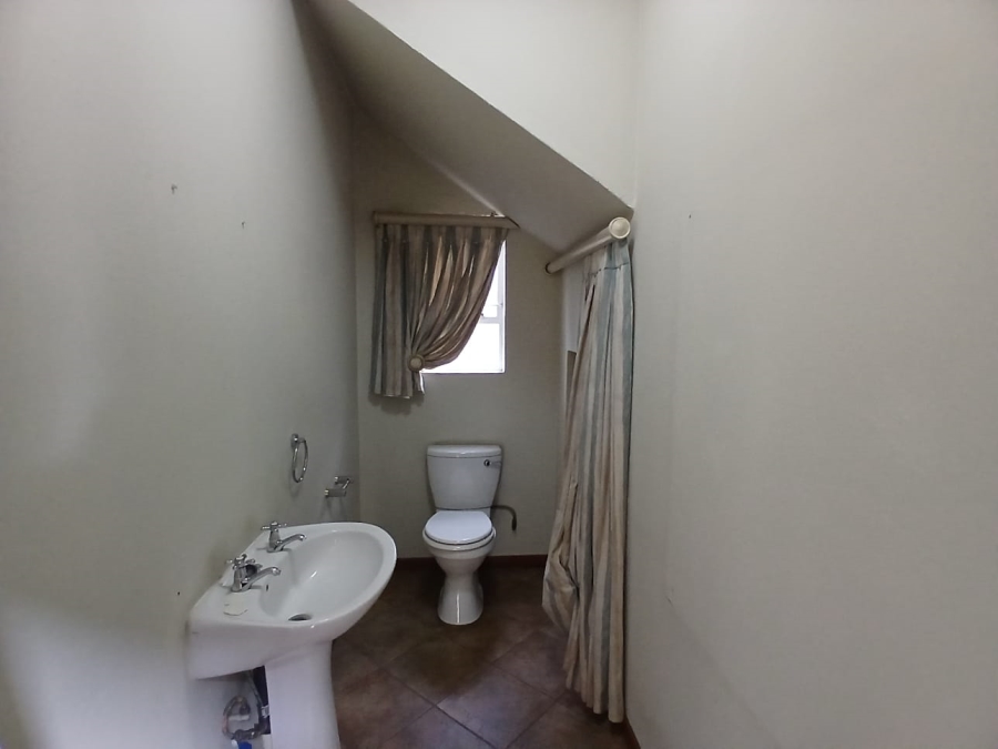 4 Bedroom Property for Sale in Glen Marais Gauteng