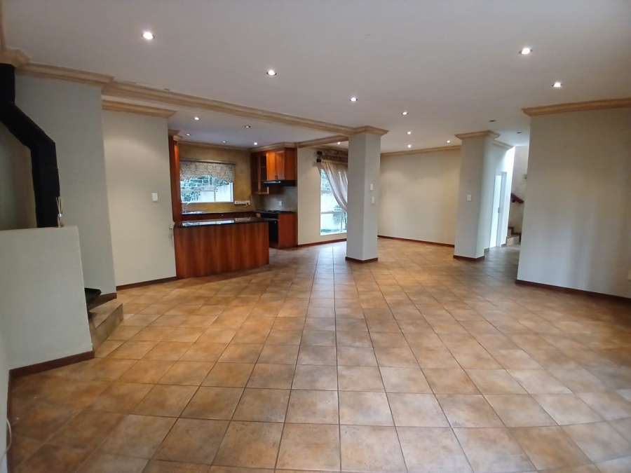 4 Bedroom Property for Sale in Glen Marais Gauteng