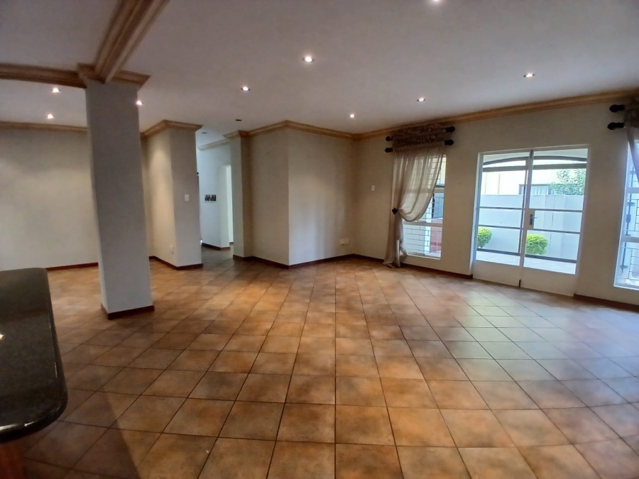 4 Bedroom Property for Sale in Glen Marais Gauteng