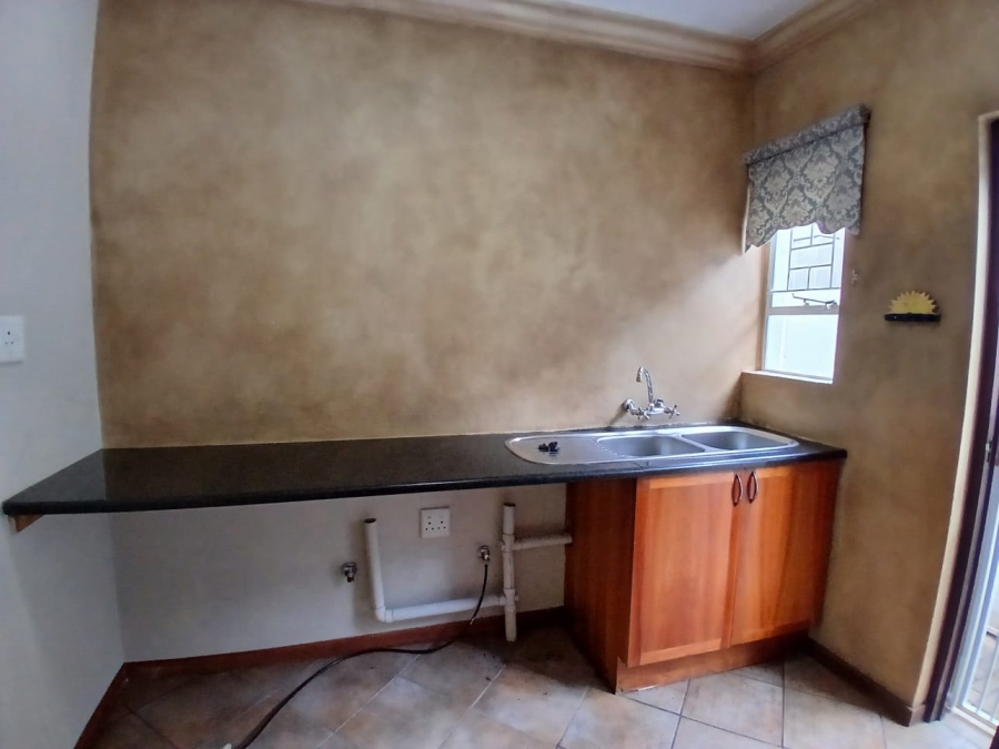 4 Bedroom Property for Sale in Glen Marais Gauteng