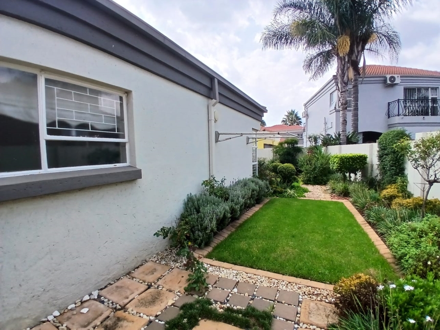 4 Bedroom Property for Sale in Glen Marais Gauteng