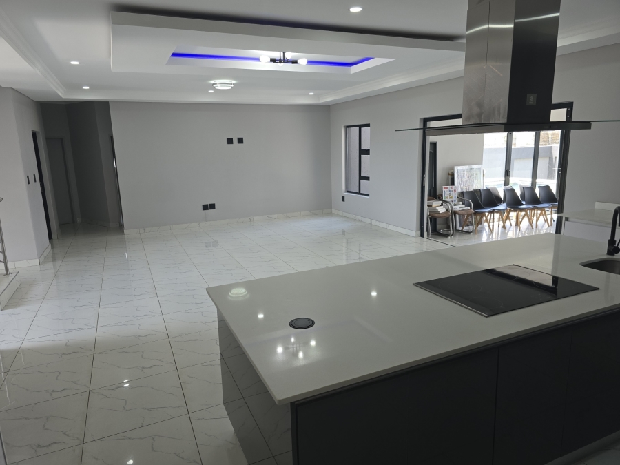 5 Bedroom Property for Sale in Six Fountains Residential Estate Gauteng