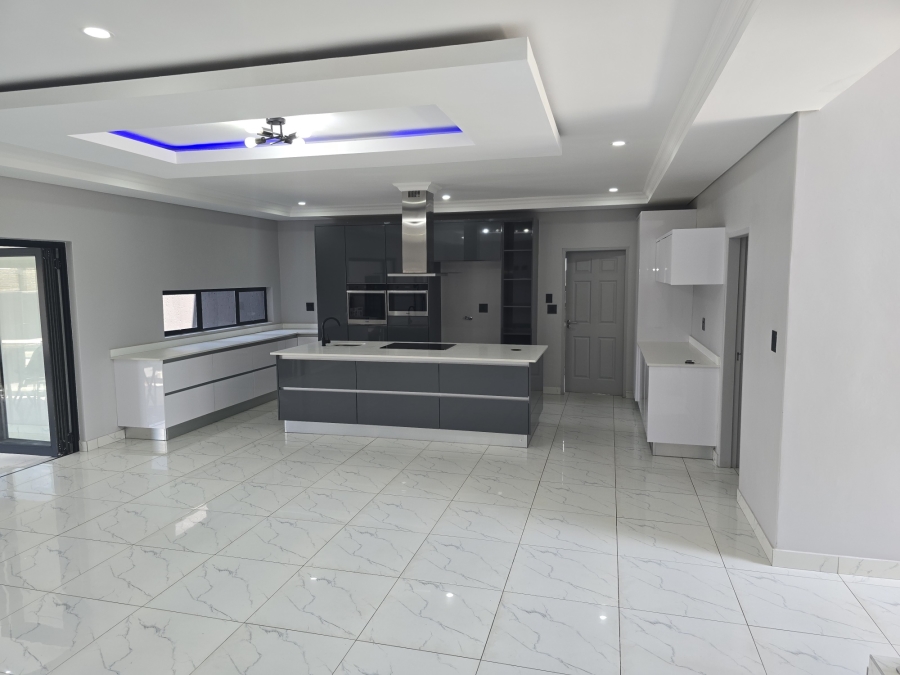 5 Bedroom Property for Sale in Six Fountains Residential Estate Gauteng