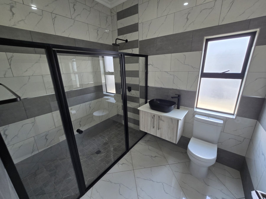 5 Bedroom Property for Sale in Six Fountains Residential Estate Gauteng