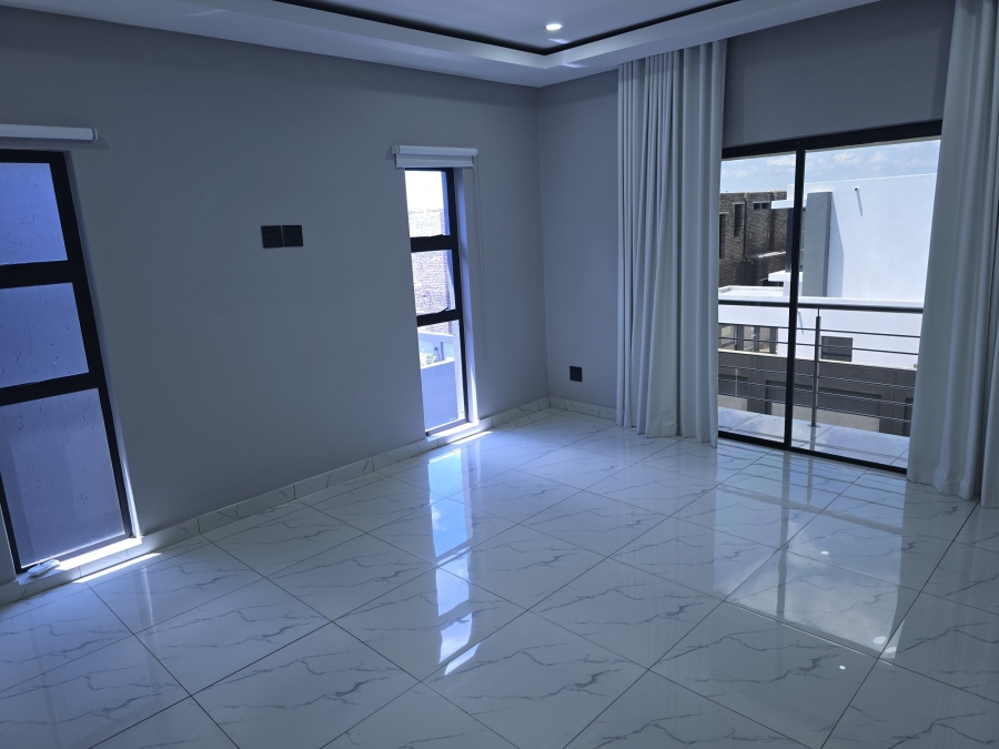 5 Bedroom Property for Sale in Six Fountains Residential Estate Gauteng