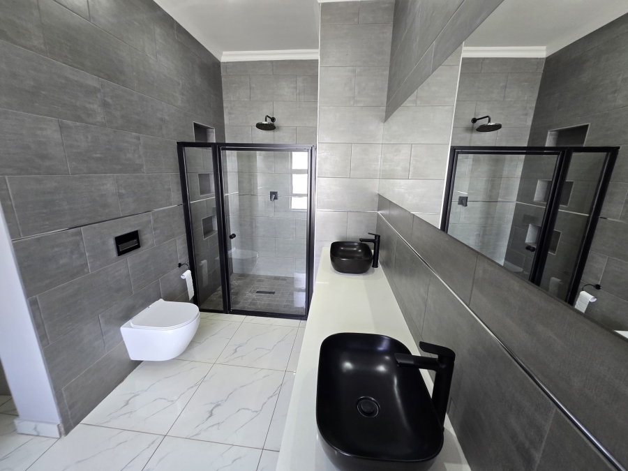 5 Bedroom Property for Sale in Six Fountains Residential Estate Gauteng