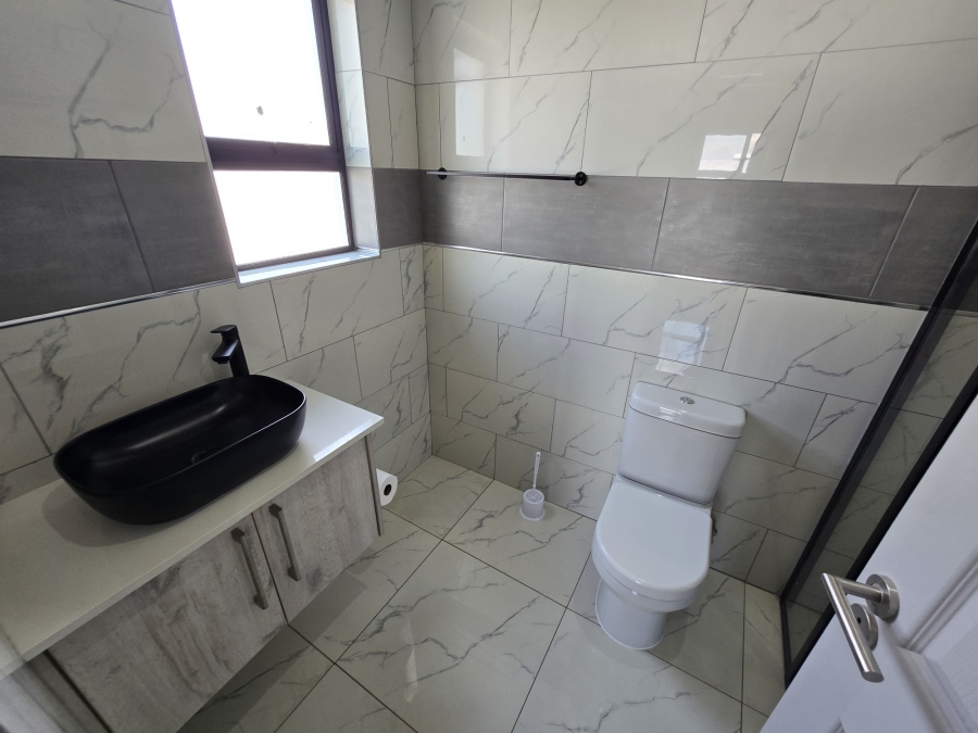 5 Bedroom Property for Sale in Six Fountains Residential Estate Gauteng
