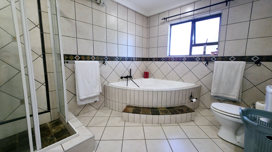 3 Bedroom Property for Sale in Faerie Glen Gauteng