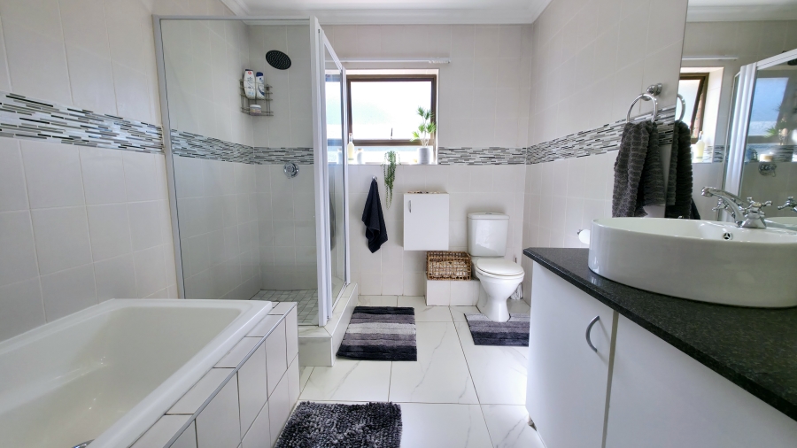 3 Bedroom Property for Sale in Faerie Glen Gauteng