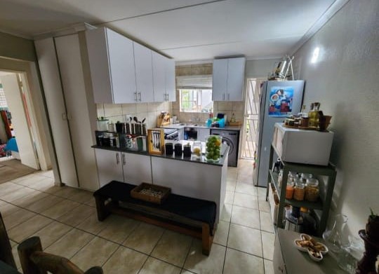 2 Bedroom Property for Sale in Glen Marais Gauteng