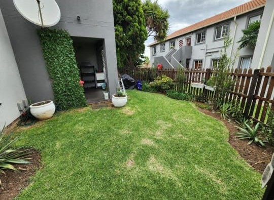 2 Bedroom Property for Sale in Glen Marais Gauteng