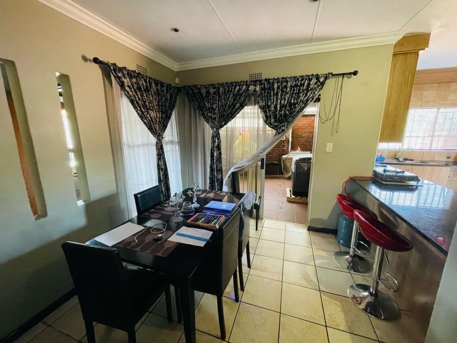 To Let 2 Bedroom Property for Rent in Birchleigh North Gauteng