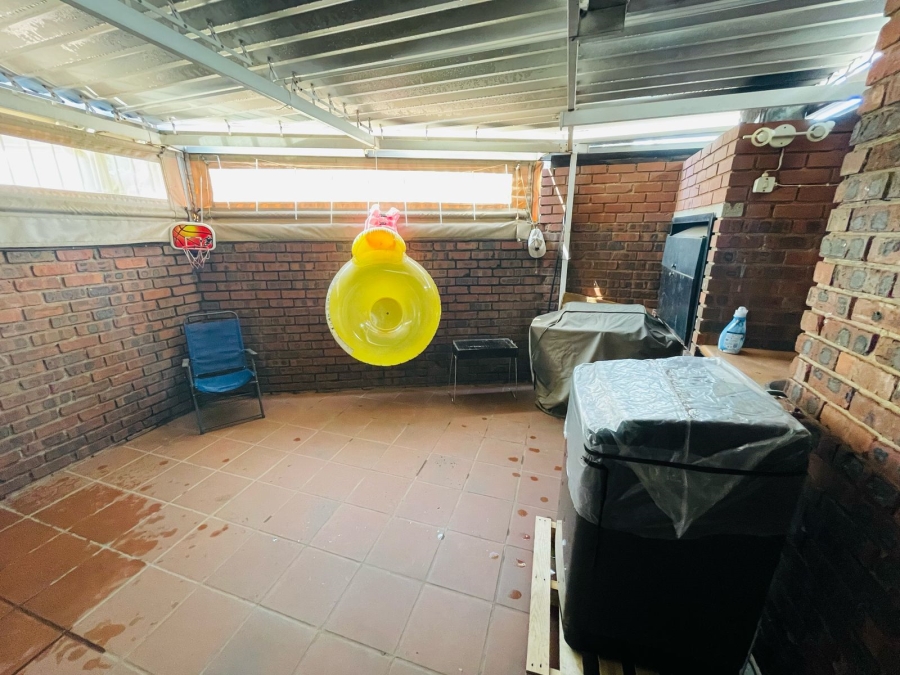 To Let 2 Bedroom Property for Rent in Birchleigh North Gauteng