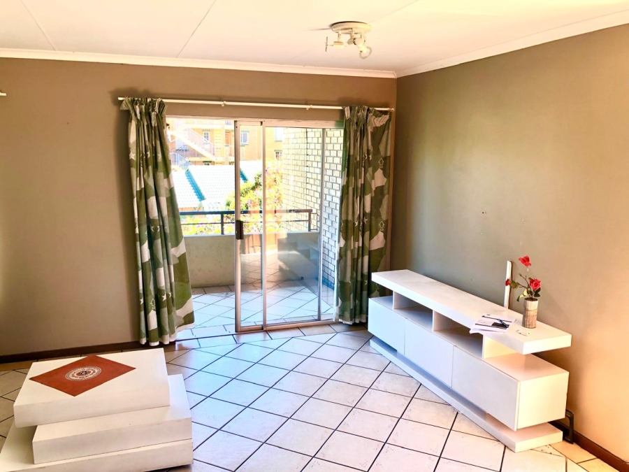 2 Bedroom Property for Sale in Die Hoewes Gauteng