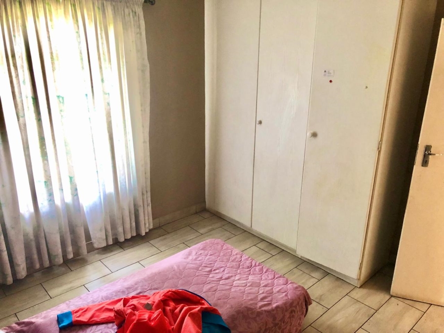 2 Bedroom Property for Sale in Die Hoewes Gauteng