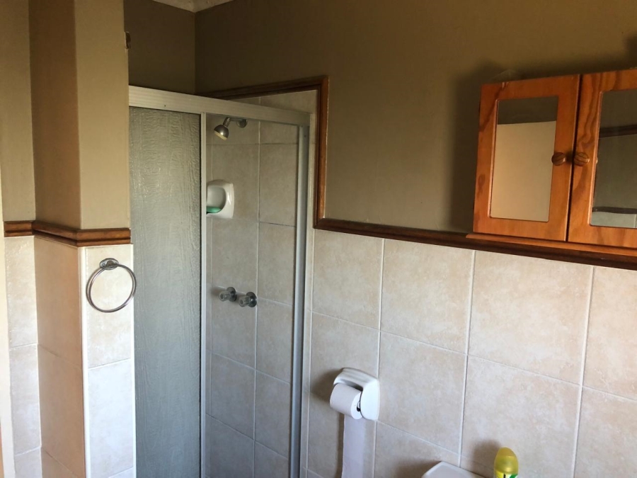 2 Bedroom Property for Sale in Die Hoewes Gauteng