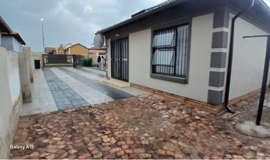 2 Bedroom Property for Sale in Alliance Gauteng