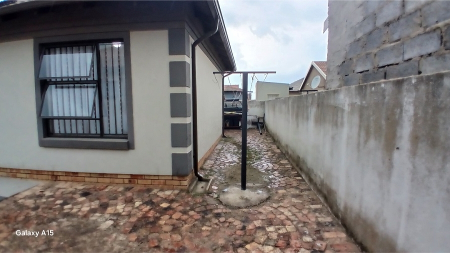 2 Bedroom Property for Sale in Alliance Gauteng