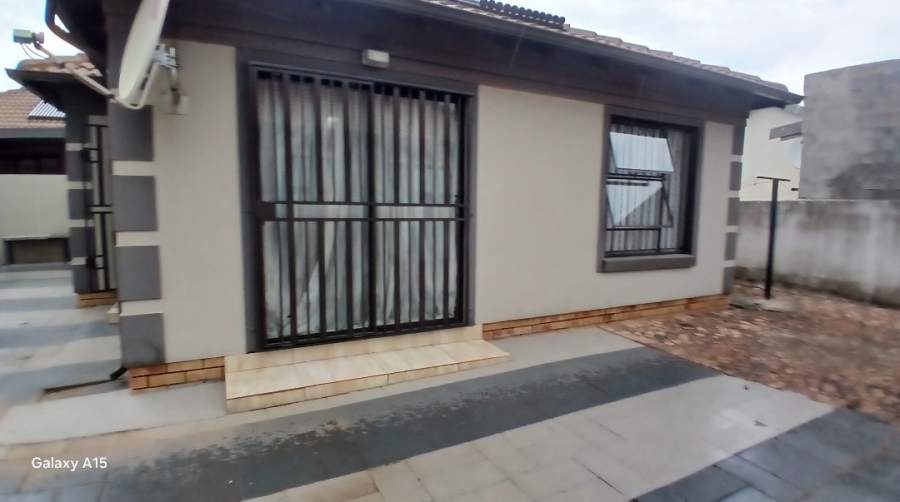 2 Bedroom Property for Sale in Alliance Gauteng
