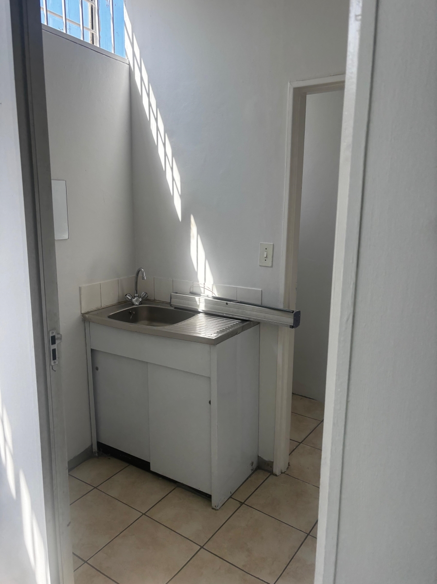 To Let commercial Property for Rent in Corlett Gardens Gauteng