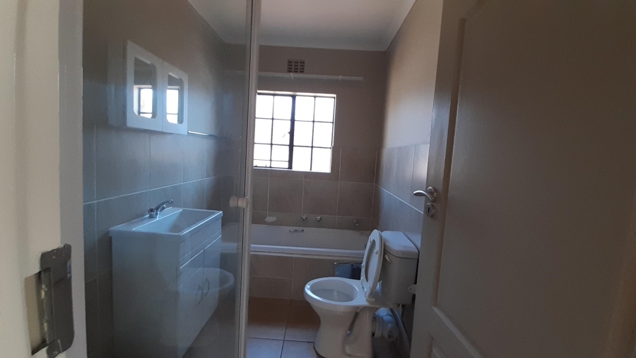 To Let 2 Bedroom Property for Rent in Meyerton Central Gauteng