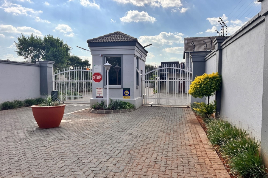 1 Bedroom Property for Sale in Sinoville Gauteng