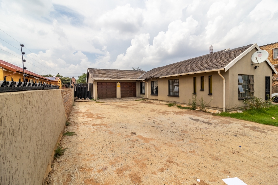 3 Bedroom Property for Sale in Zakariyya Park Gauteng