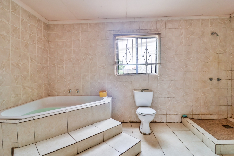 3 Bedroom Property for Sale in Zakariyya Park Gauteng
