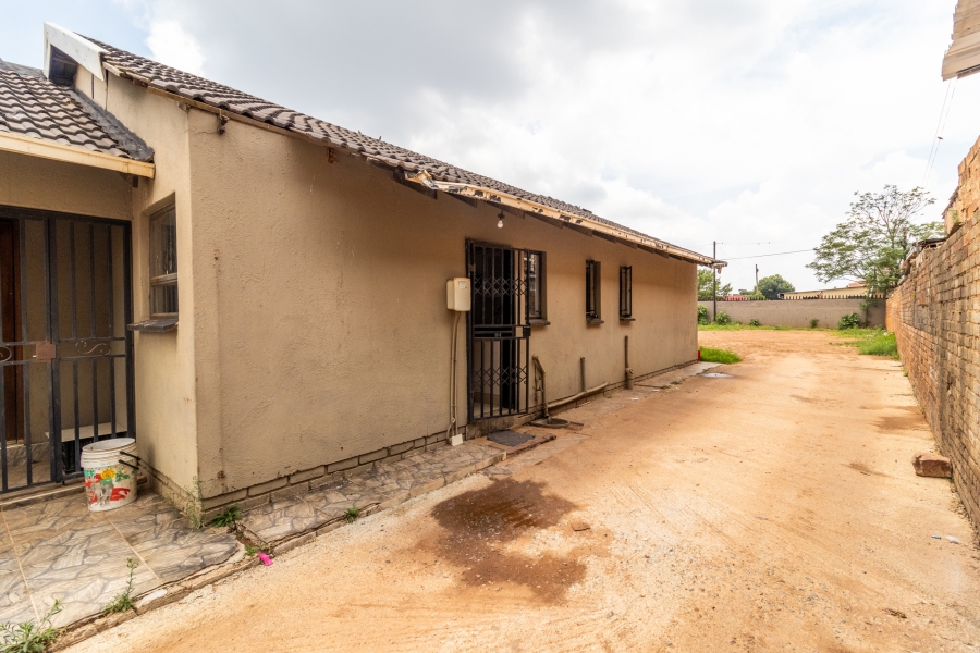 3 Bedroom Property for Sale in Zakariyya Park Gauteng
