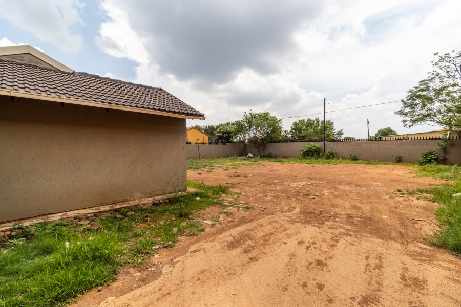 3 Bedroom Property for Sale in Zakariyya Park Gauteng