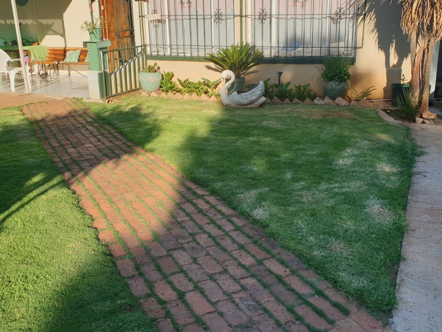 4 Bedroom Property for Sale in Aston Lake Gauteng