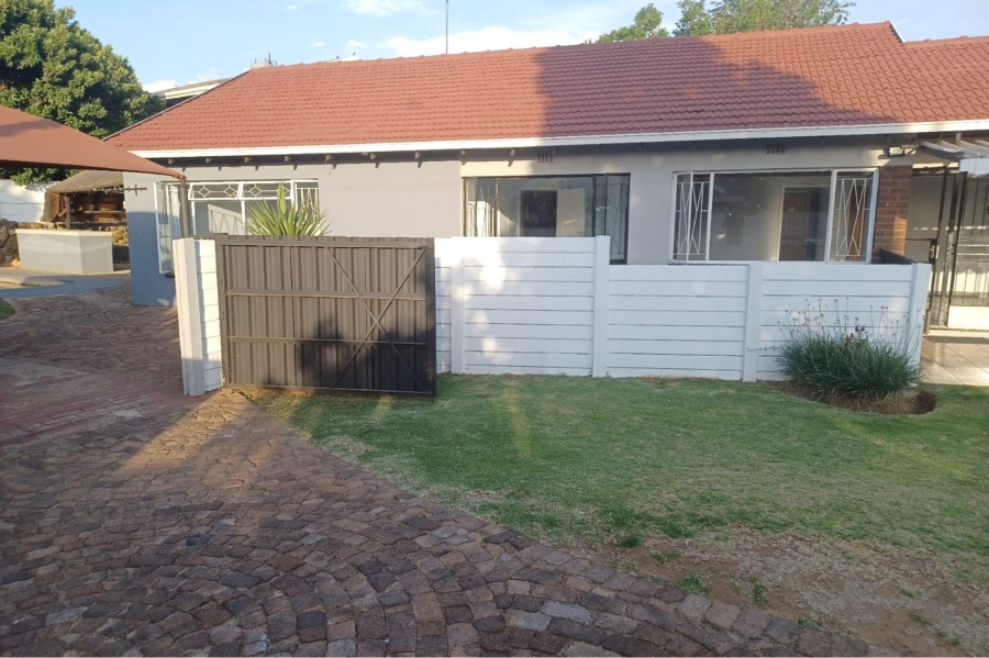 To Let 1 Bedroom Property for Rent in Dalpark Gauteng