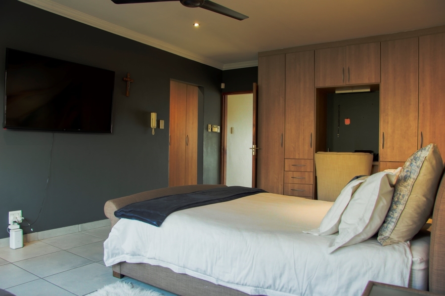 3 Bedroom Property for Sale in Broadacres Gauteng