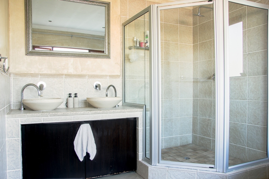 3 Bedroom Property for Sale in Broadacres Gauteng